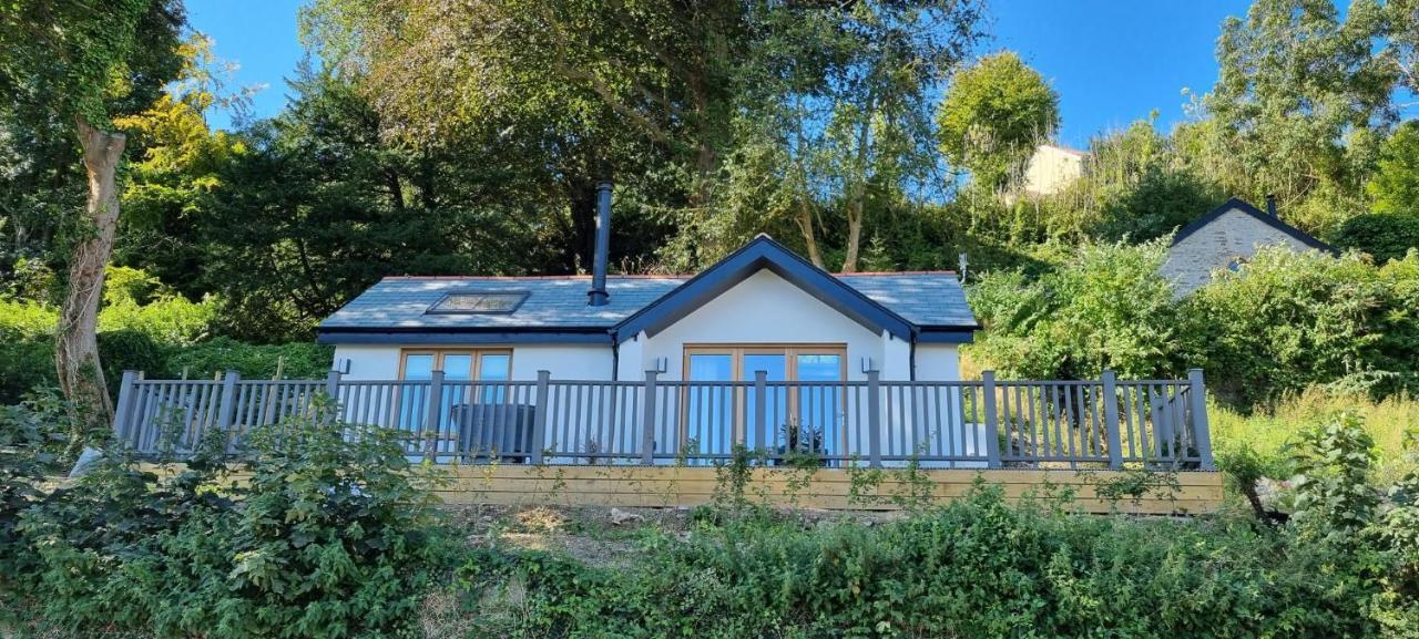 The Brookhouse. Cheerful Tiny House With Seaview. Villa Илфракомб Екстериор снимка